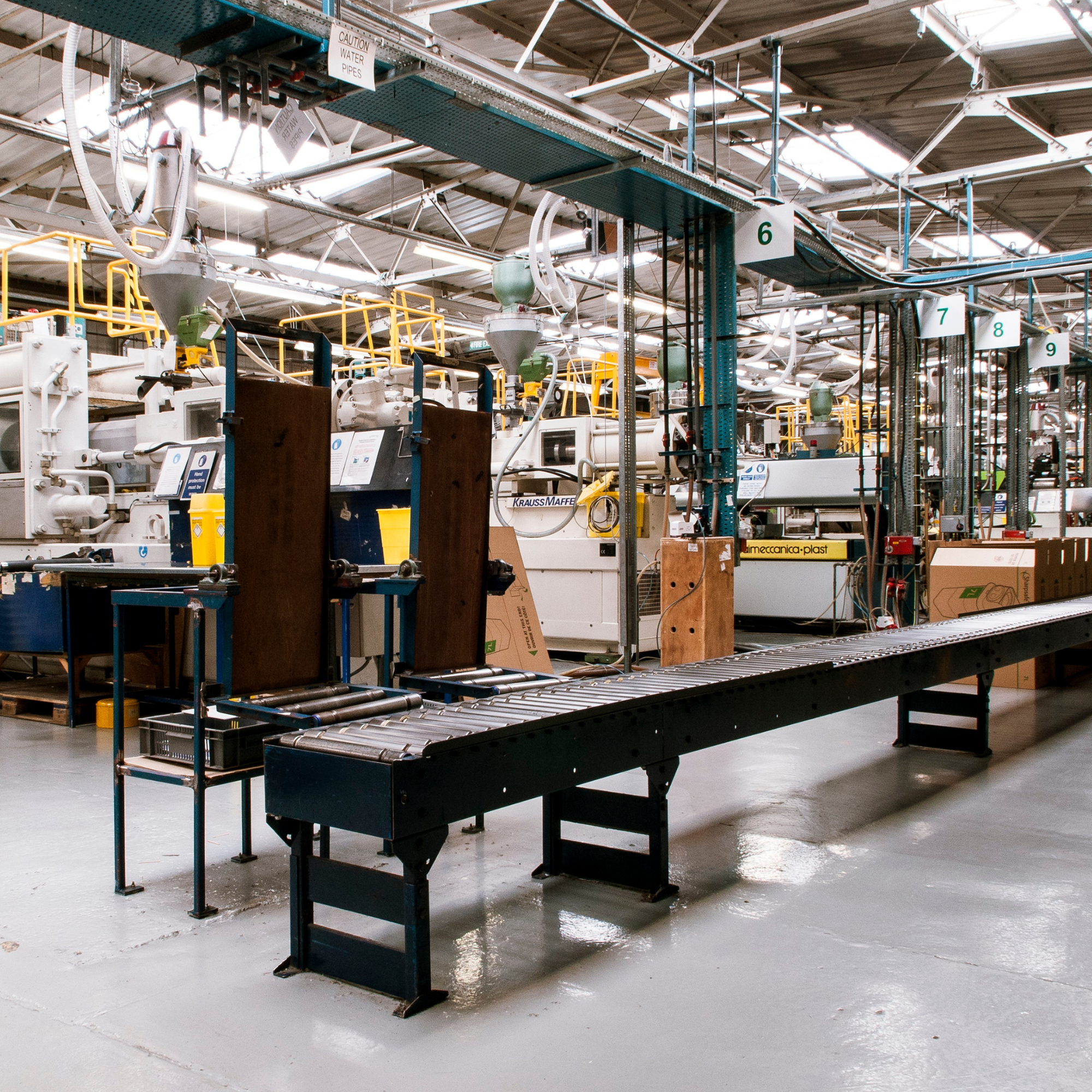 Produktionshalle eines Produktionsunternehmens